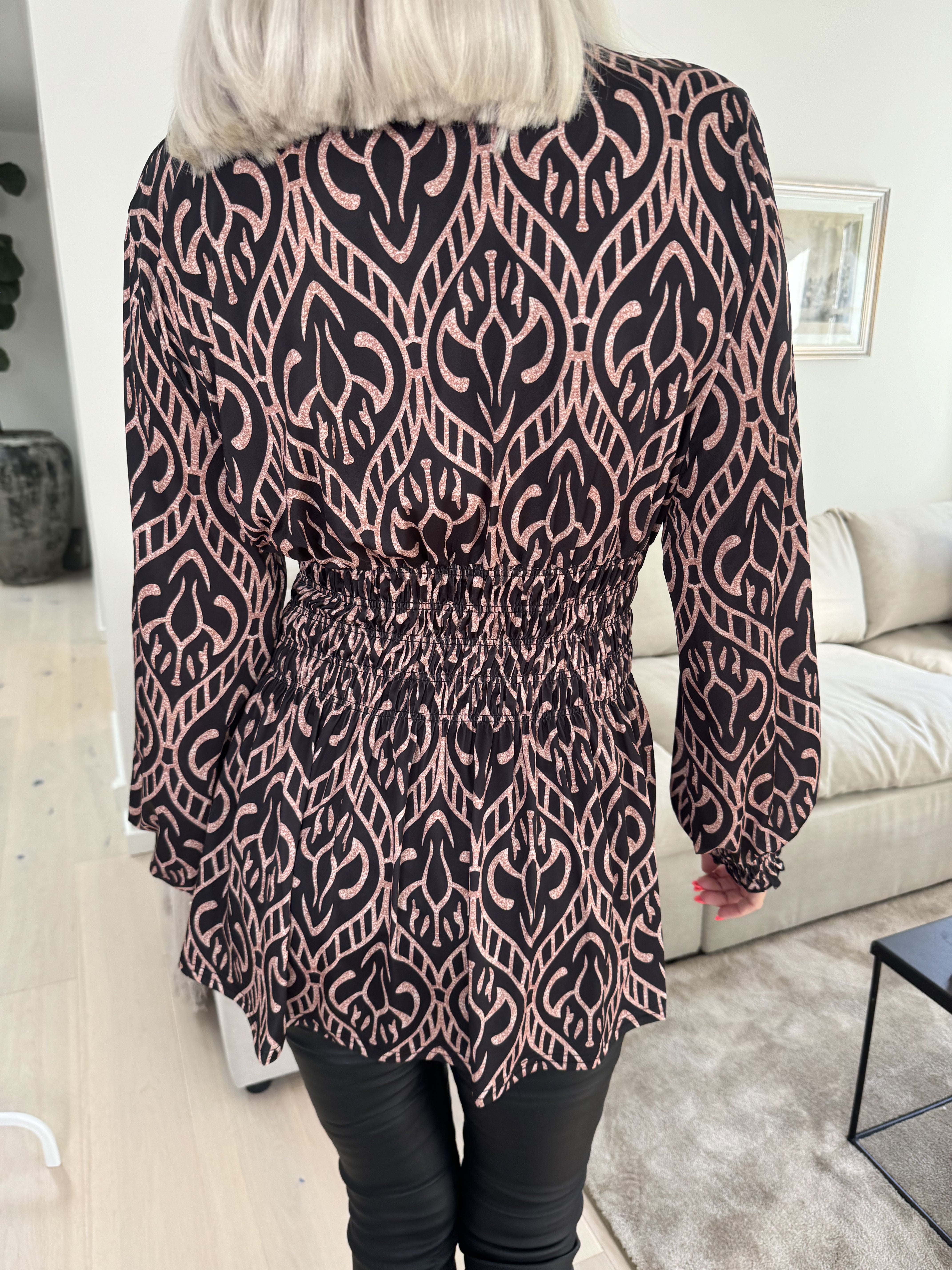 Pams Boho Shirt L/S - Elastisk blus i skrynkelfritt tyg